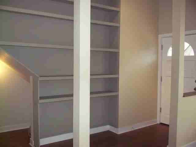 1326 W Melrose St #1 - Photo 3 of 18