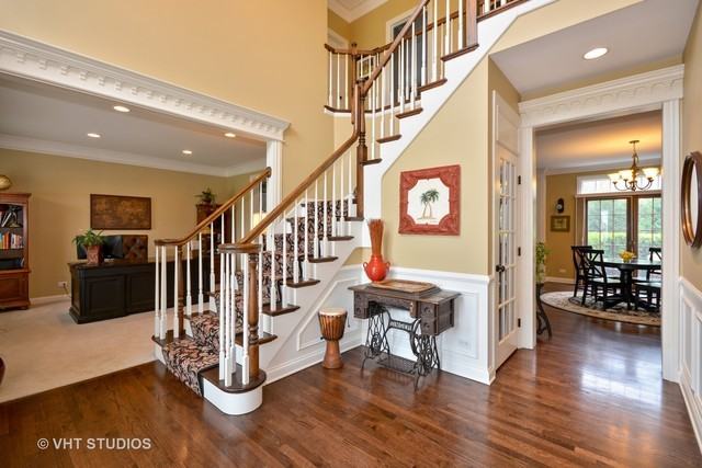 3N895 Emily Dickinson Ln - Photo 2 of 20