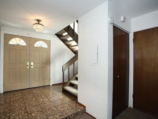 1007 Tulipan Dr - Photo 3 of 15