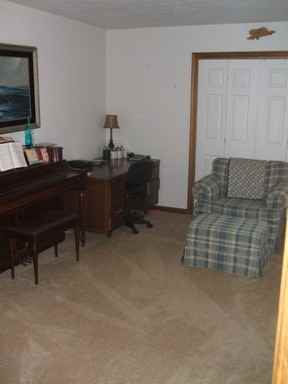 713 Hill Point Ct - Photo 3 of 9