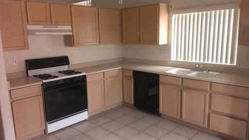 4408 Ivory Jade Ave - Photo 2 of 6