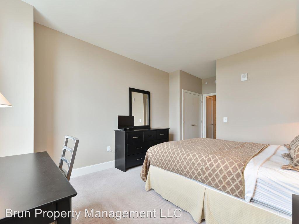 1303 N Van Buren St - Photo 3 of 5