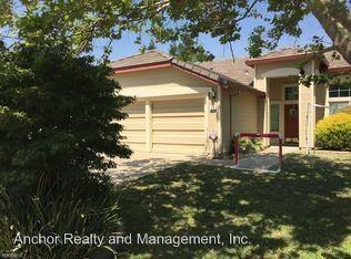 579 Fisher Cir - Photo 2 of 6