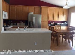 579 Fisher Cir - Photo 3 of 6