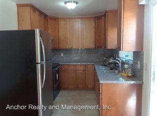 995 Owsley Ave - Photo 3 of 5