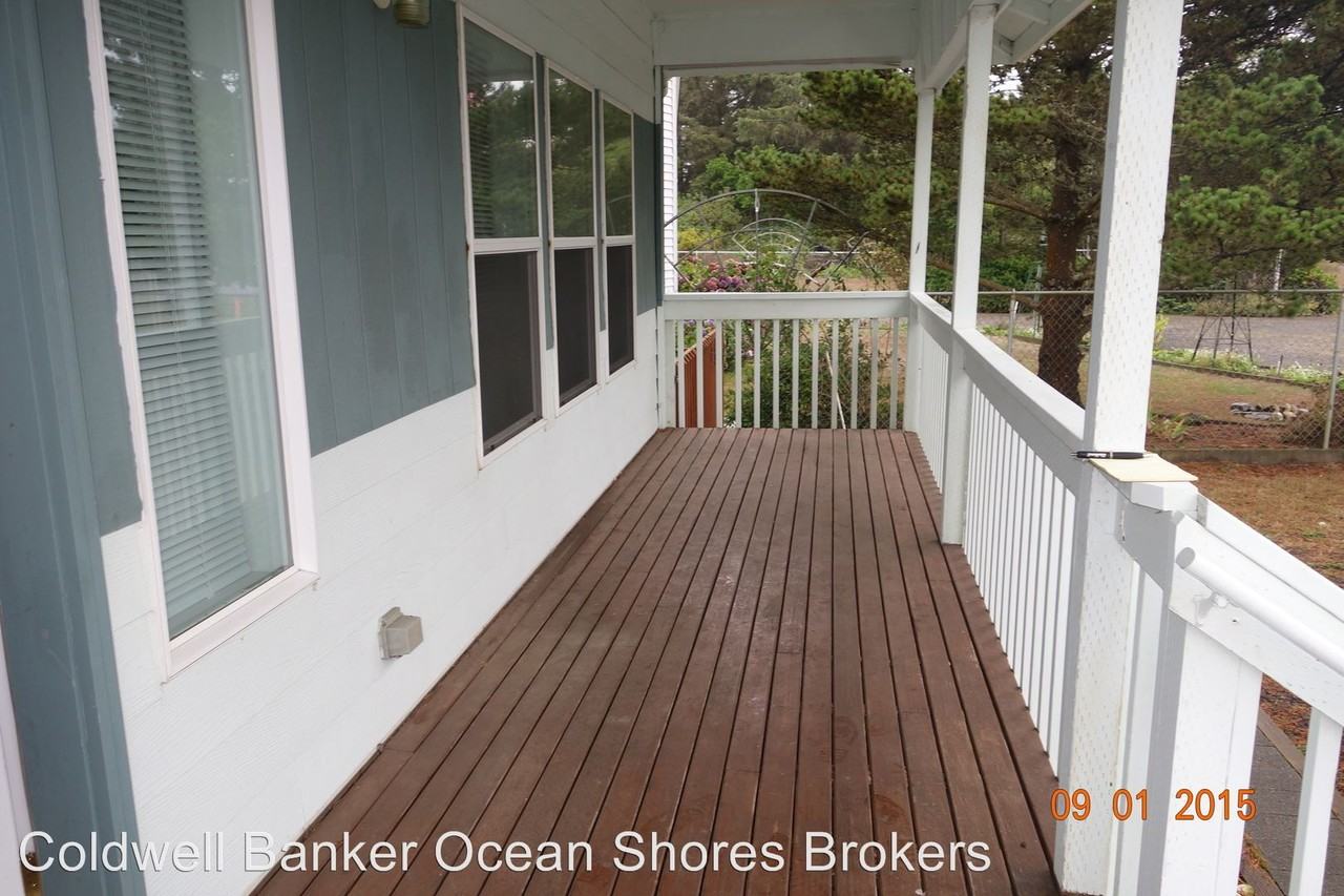 136 Frigate St NW - Photo 2 of 13