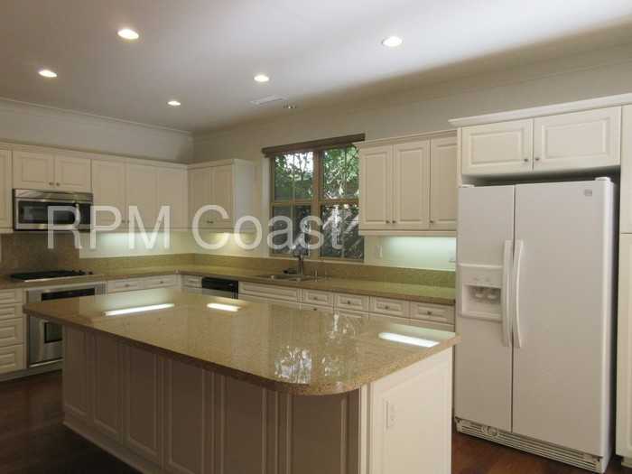 227 Mantle - Photo 3 of 15