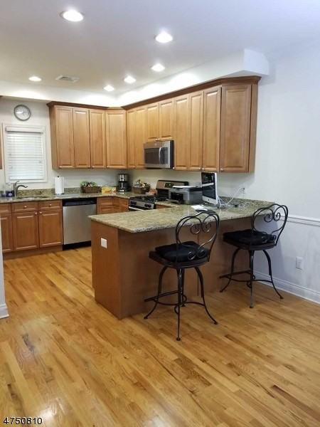 486 Pompton Ave - Photo 3 of 13