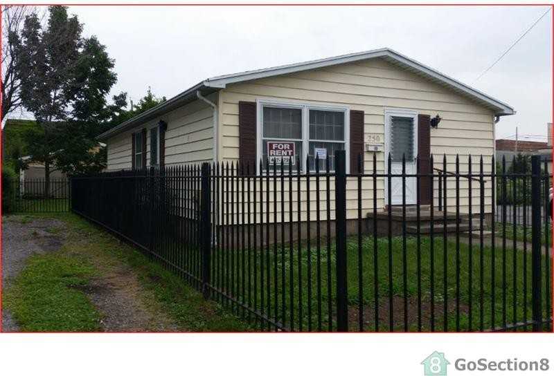 250 Hayward Ave - Photo 2 of 18