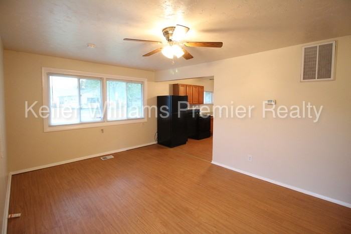 879 Derrer Rd - Photo 3 of 10