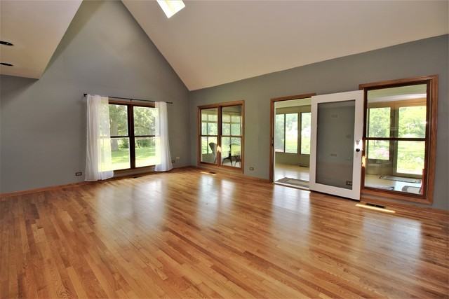 314 Hiawatha Dr - Photo 2 of 19