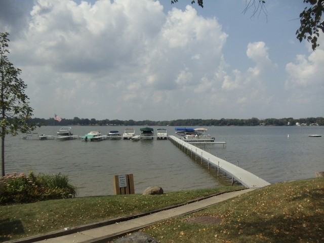 913 Schooner Ct - Photo 2 of 15