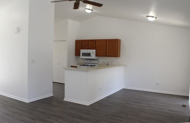 930 Debden Dr - Photo 3 of 11