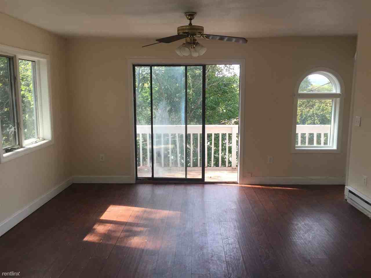 10 7th St - Photo 3 of 10