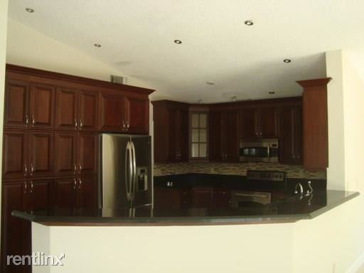 3231 Thames Way - Photo 2 of 6