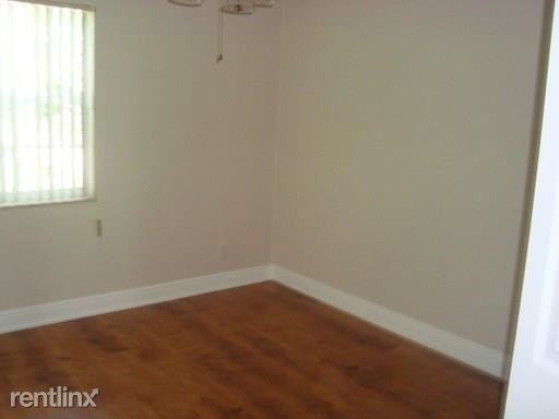 3231 Thames Way - Photo 3 of 6