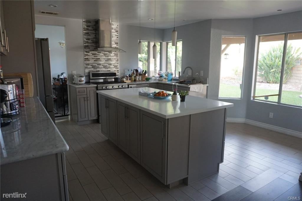 5812 Prairie Falcon Dr - Photo 2 of 21