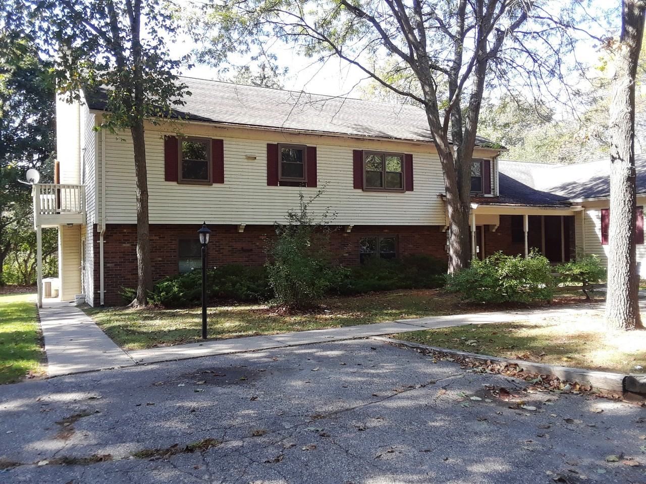 137 Village Ct - Photo 2 of 19