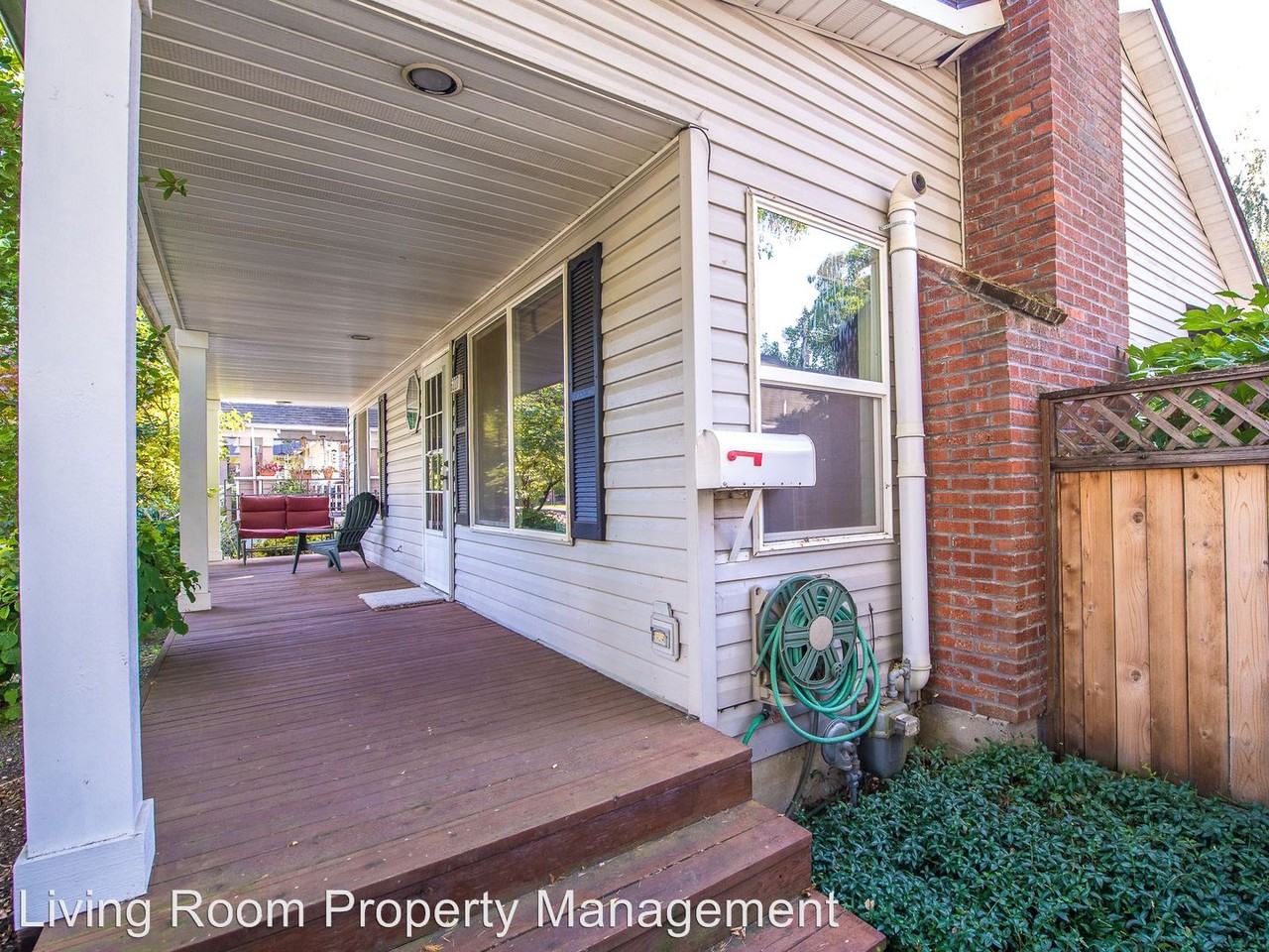 6227 NE 28th Ave - Photo 2 of 31