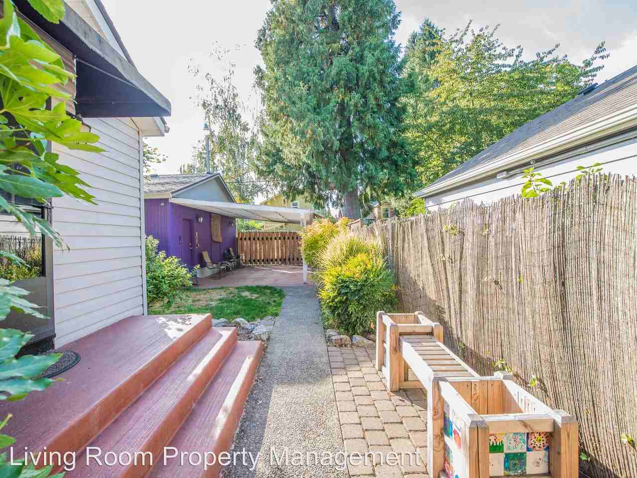 6227 NE 28th Ave - Photo 3 of 31