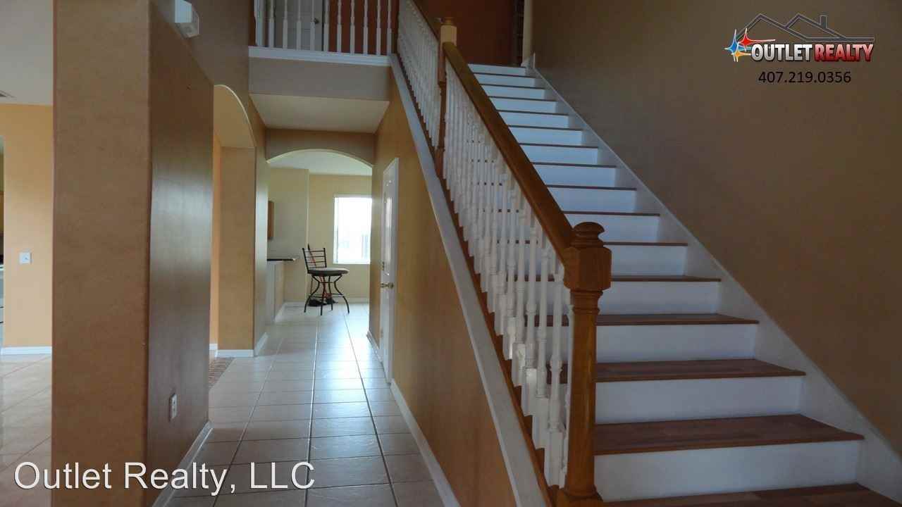 2718 Lucas Lakes Ln - Photo 2 of 15