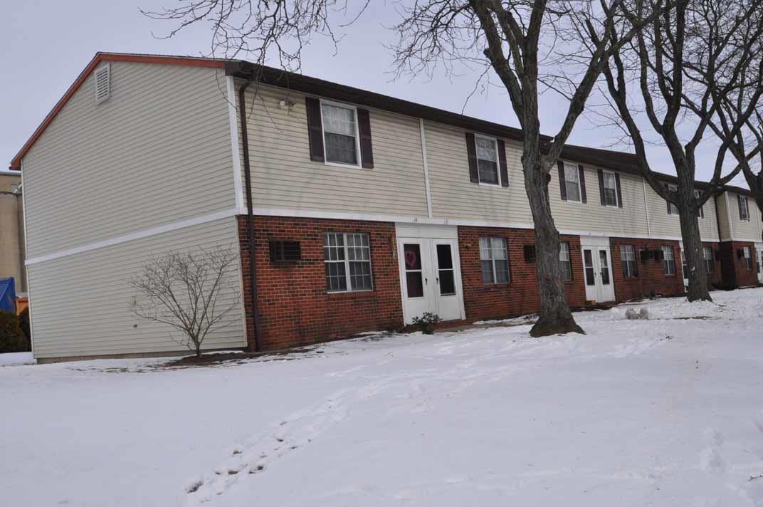 Twin Oaks Apartments - Photo 3 of 4