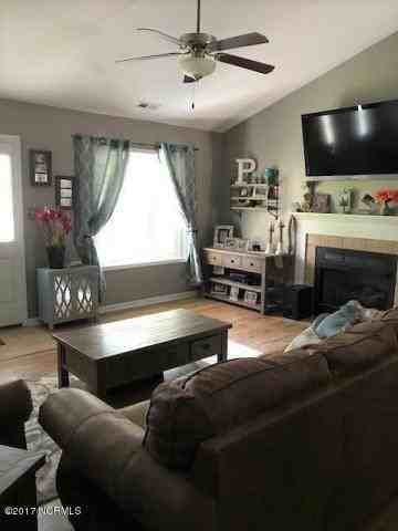 140 Live Oak Drive - Photo 3 of 7