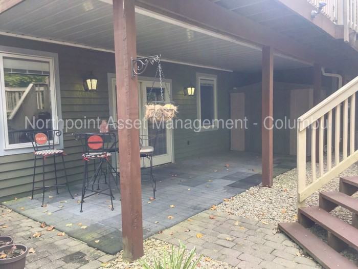 10945 Shadow Glen Dr - Photo 2 of 10