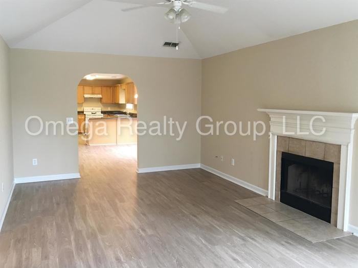 165 Mayfair Ln - Photo 2 of 10