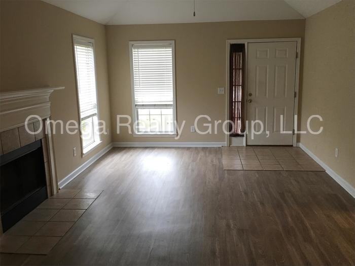 165 Mayfair Ln - Photo 3 of 10