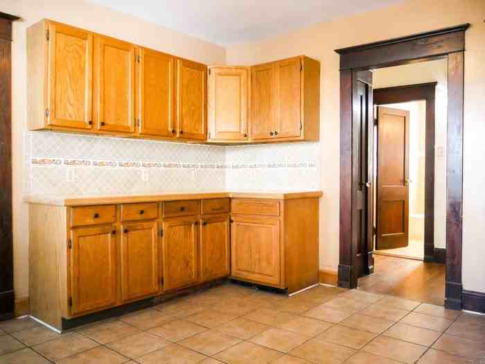 454 Carew St - Photo 2 of 7