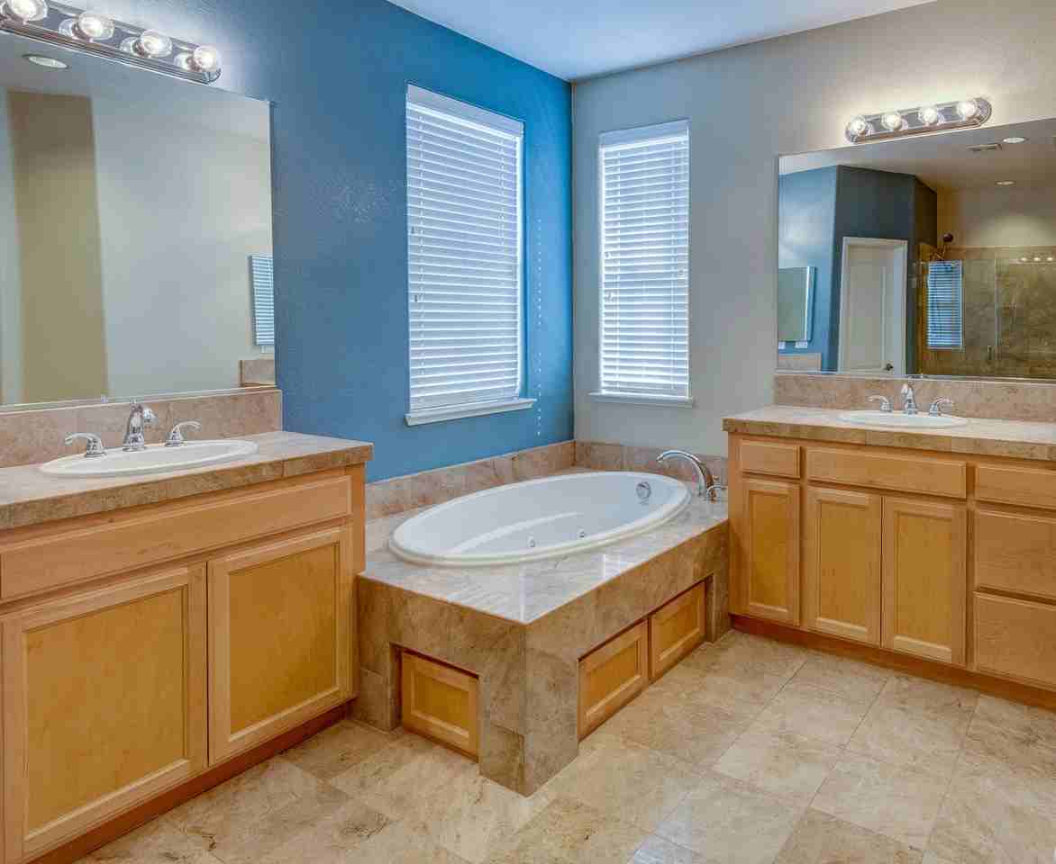 7040 Alder Creek Rd - Photo 3 of 10