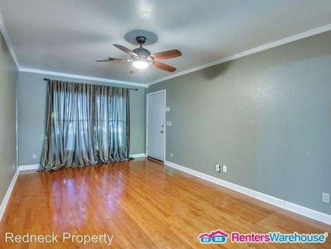 2832 NW 66th St - Photo 2 of 10