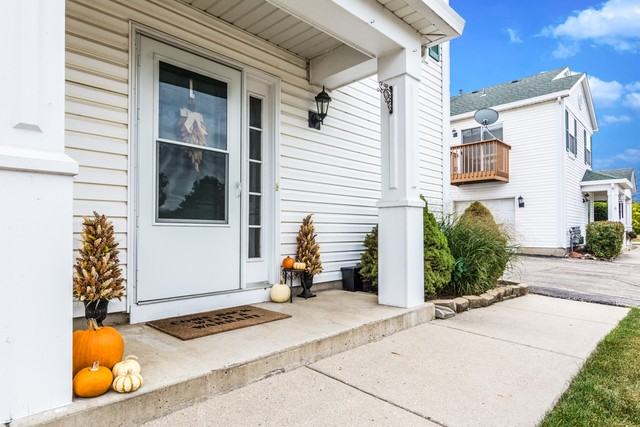 680 Fieldcrest Dr #C - Photo 2 of 10