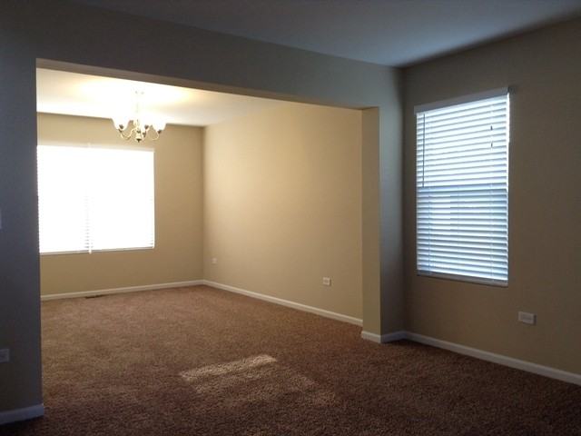 3910 Stockton Dr - Photo 3 of 16