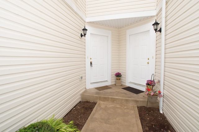 1906 Crestview Cir - Photo 2 of 29