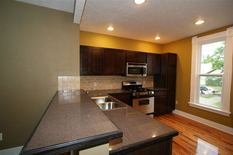 321 Michigan Pl NE - Photo 2 of 16