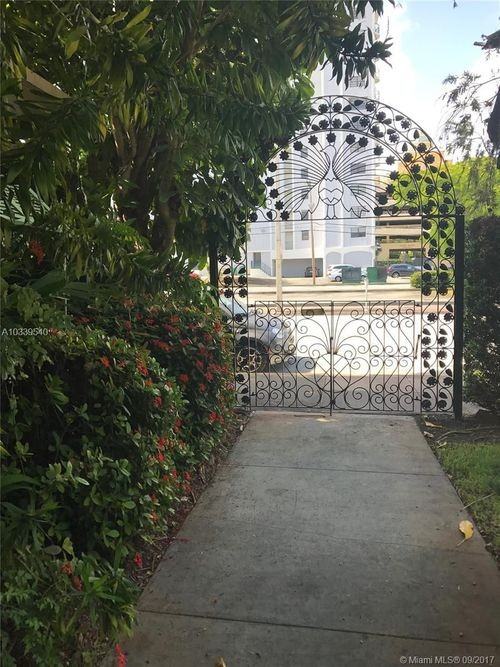 40 Almeria Ave #18 - Photo 2 of 8