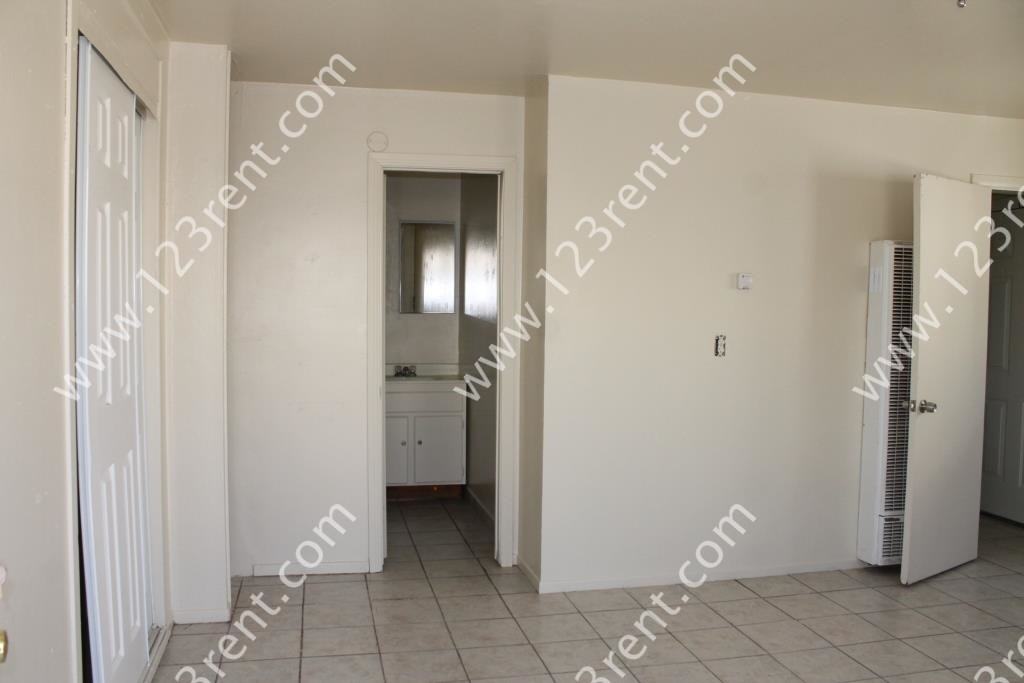 817 E Ave Q - Photo 2 of 5