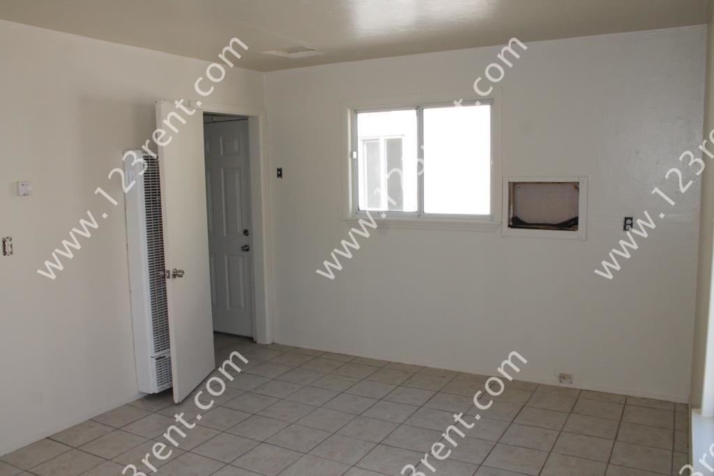 817 E Ave Q - Photo 3 of 5