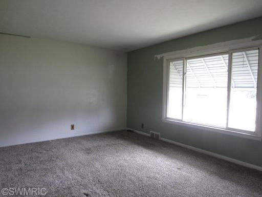 3252 McKee Ave SW - Photo 3 of 7