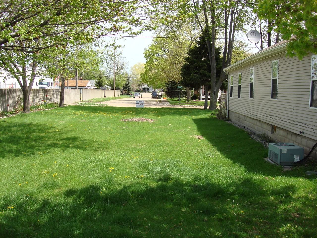 22157 Grant St - Photo 2 of 10