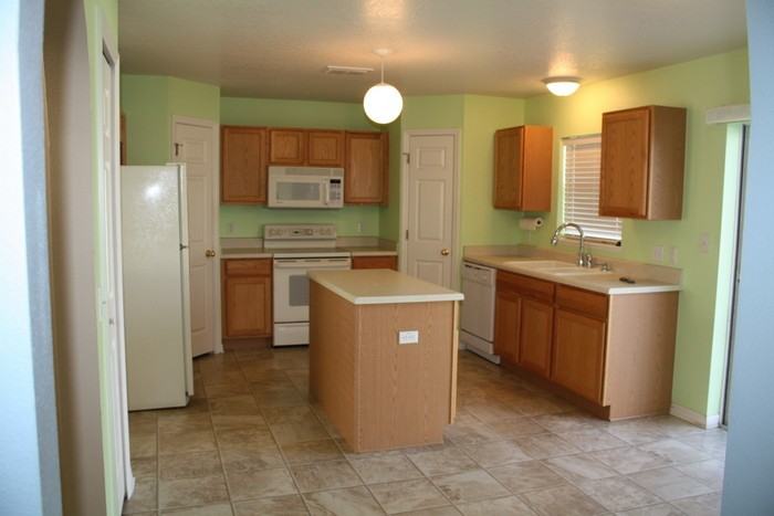 3260 Bellericay Ln - Photo 3 of 18