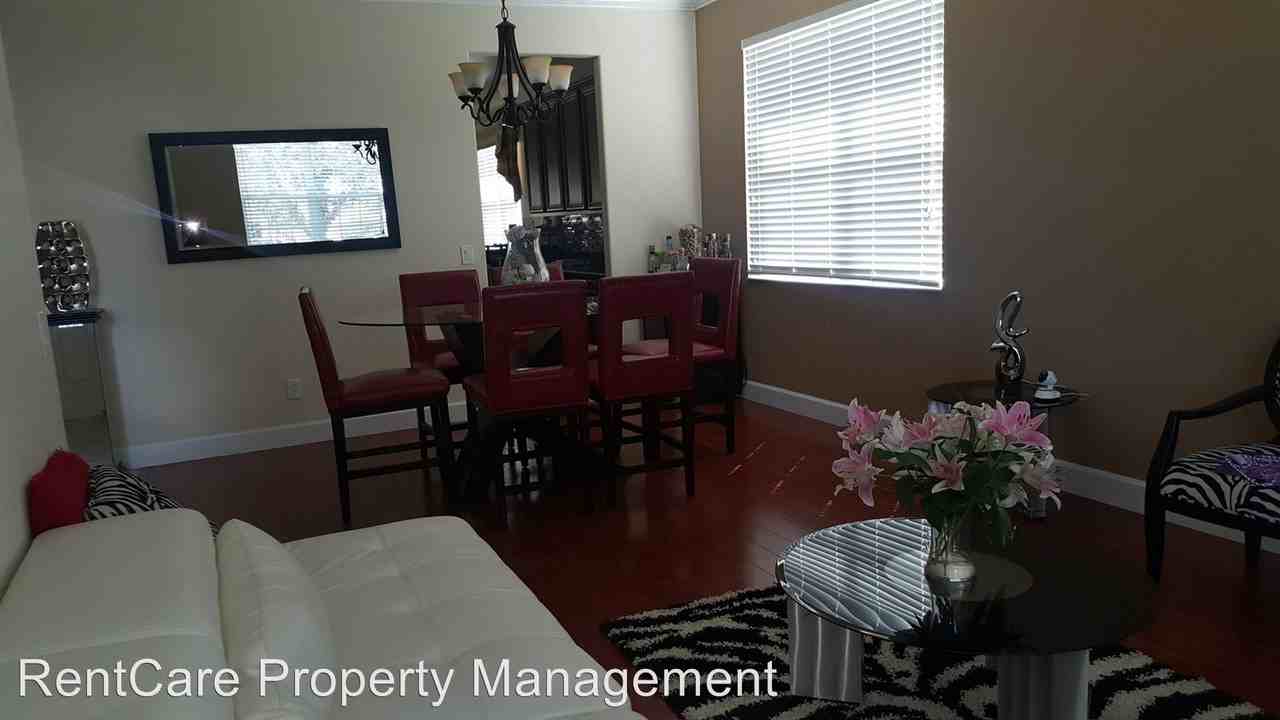 1095 Glenraven Ln - Photo 3 of 7