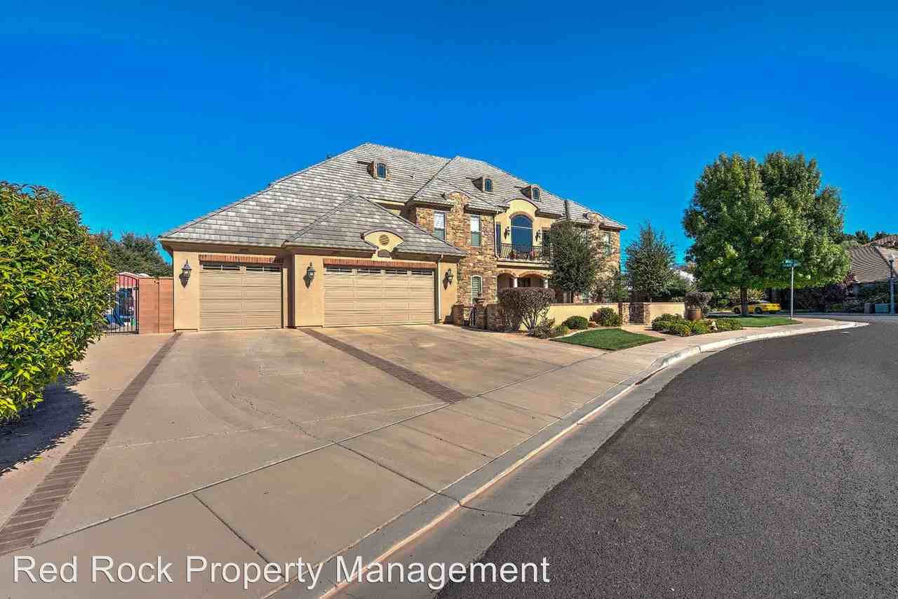 480 Michael Cir - Photo 3 of 50