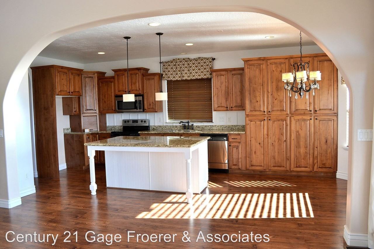 322 2300 S - Photo 2 of 25