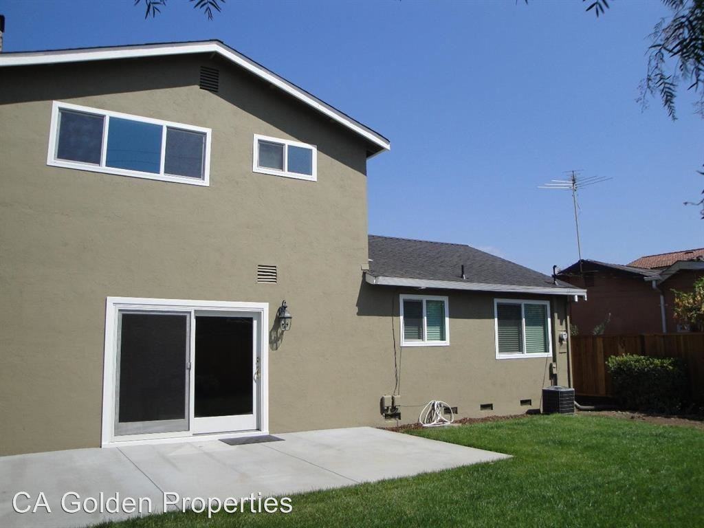 1767 Mt Rushmore Dr - Photo 3 of 17