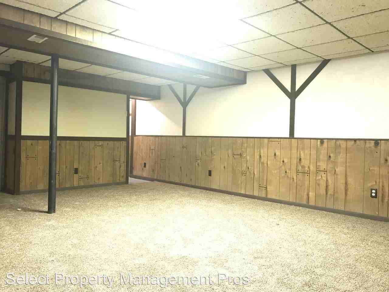 4608 Woodridge Dr - Photo 2 of 28