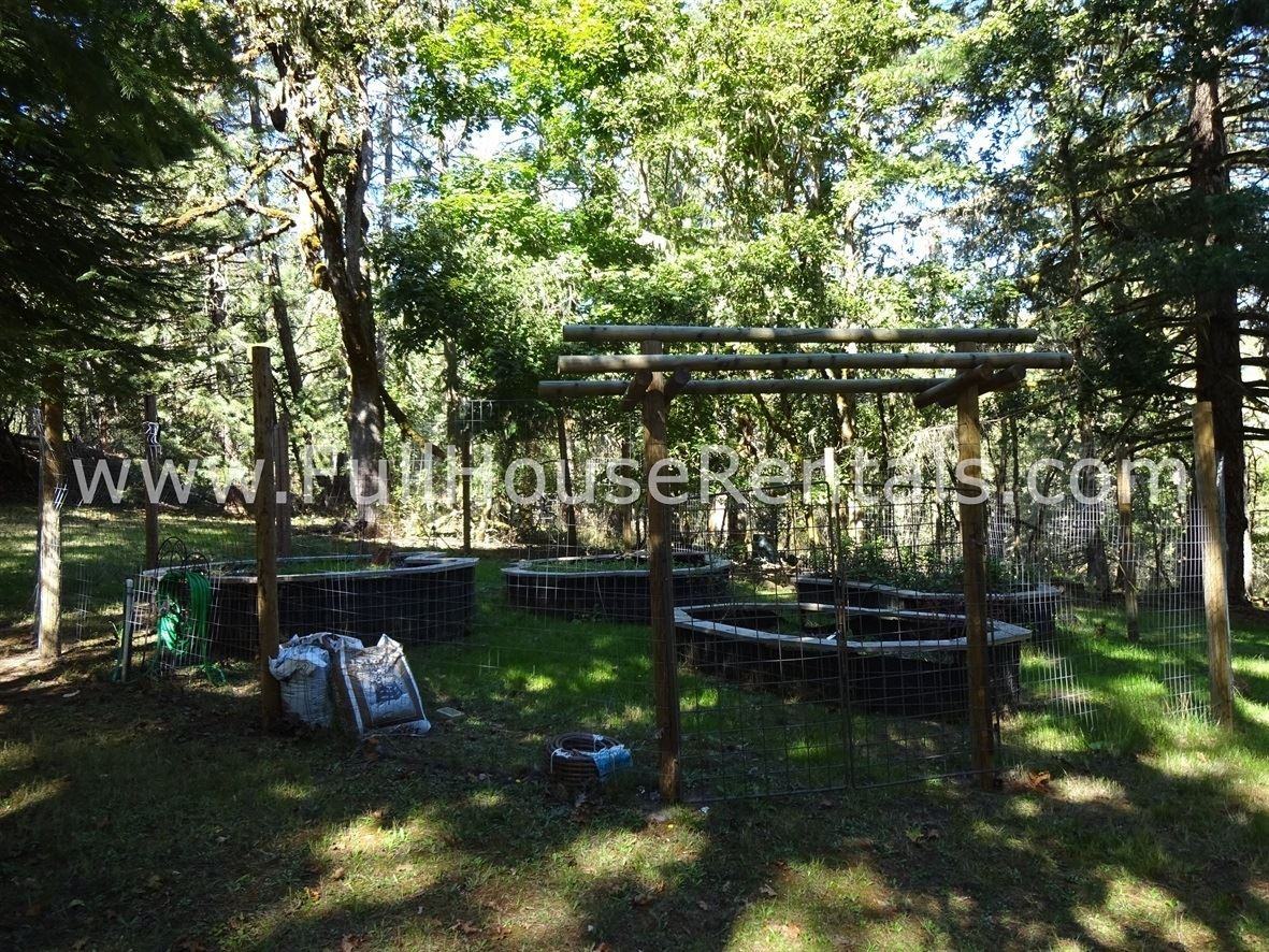 31522 Fox Hollow Rd - Photo 3 of 13