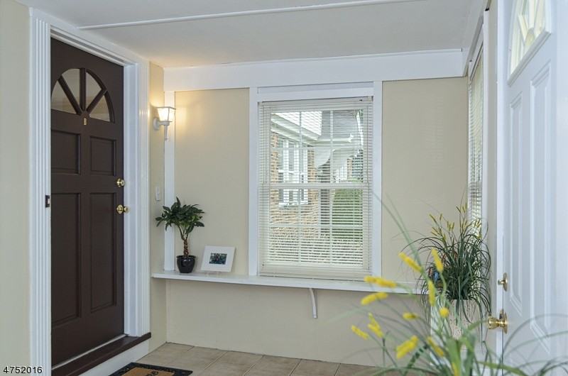 74 Caldwell Pl #B - Photo 2 of 17